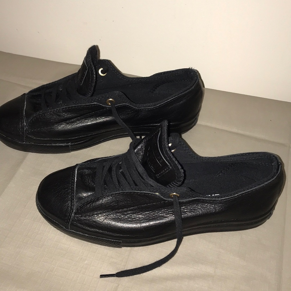 Shoes - Picture 2 of 2